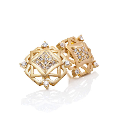 Gold Earrings With Diamonds And Earls