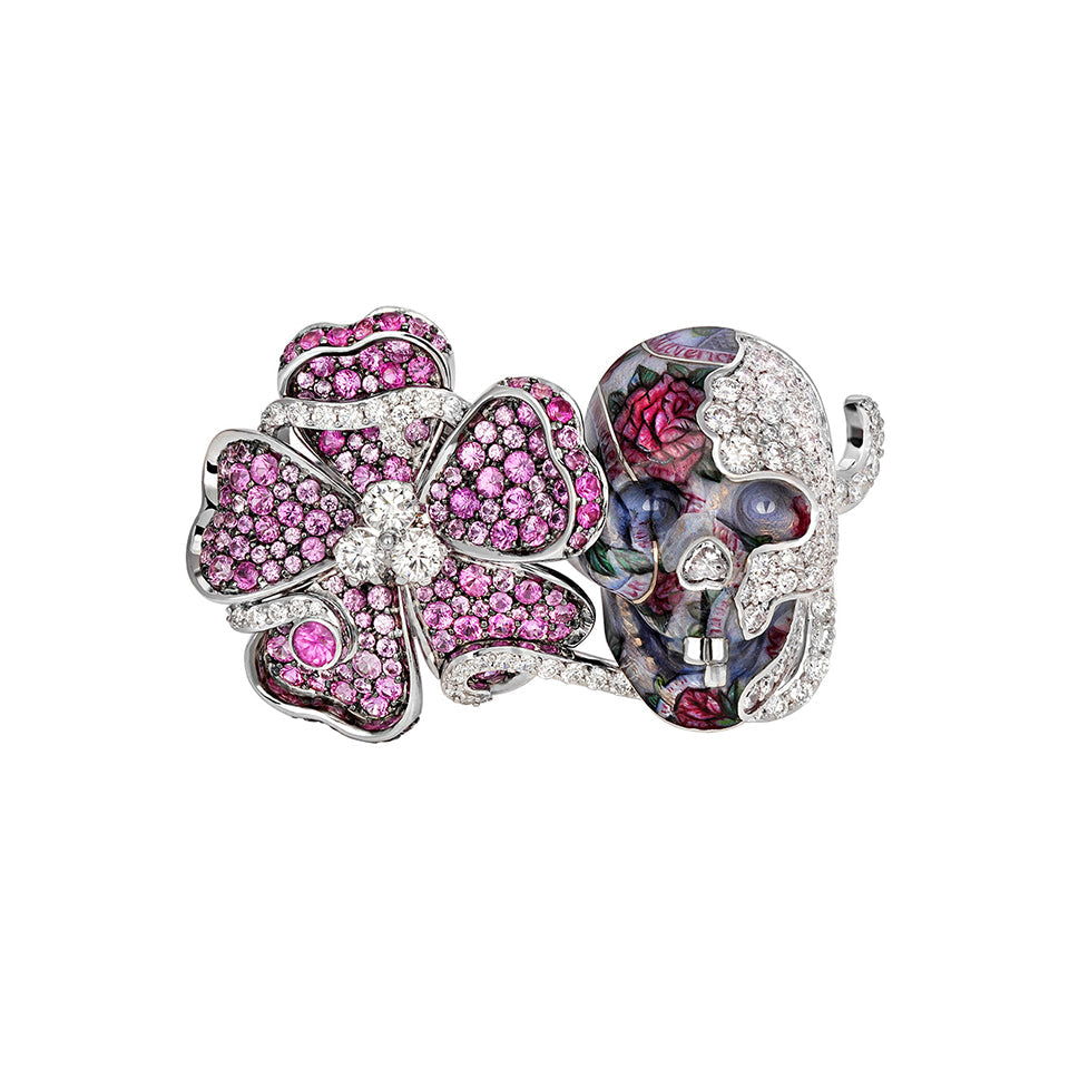Gold Earrings With Diamonds And Earls